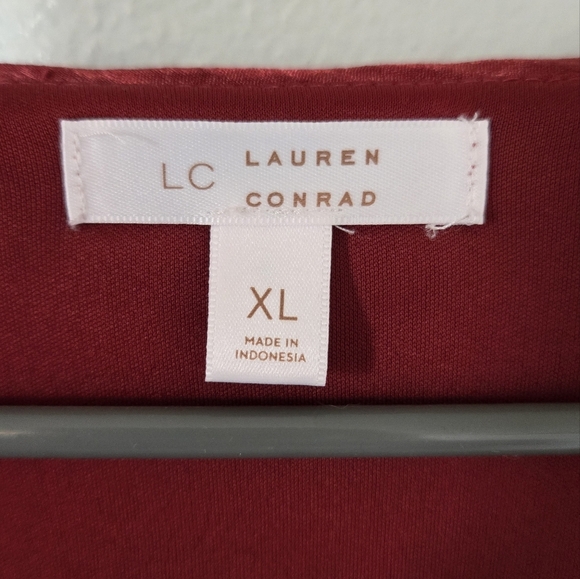 Lauren Conrad Sparkly Floral Top Size XL - Picture 7 of 10